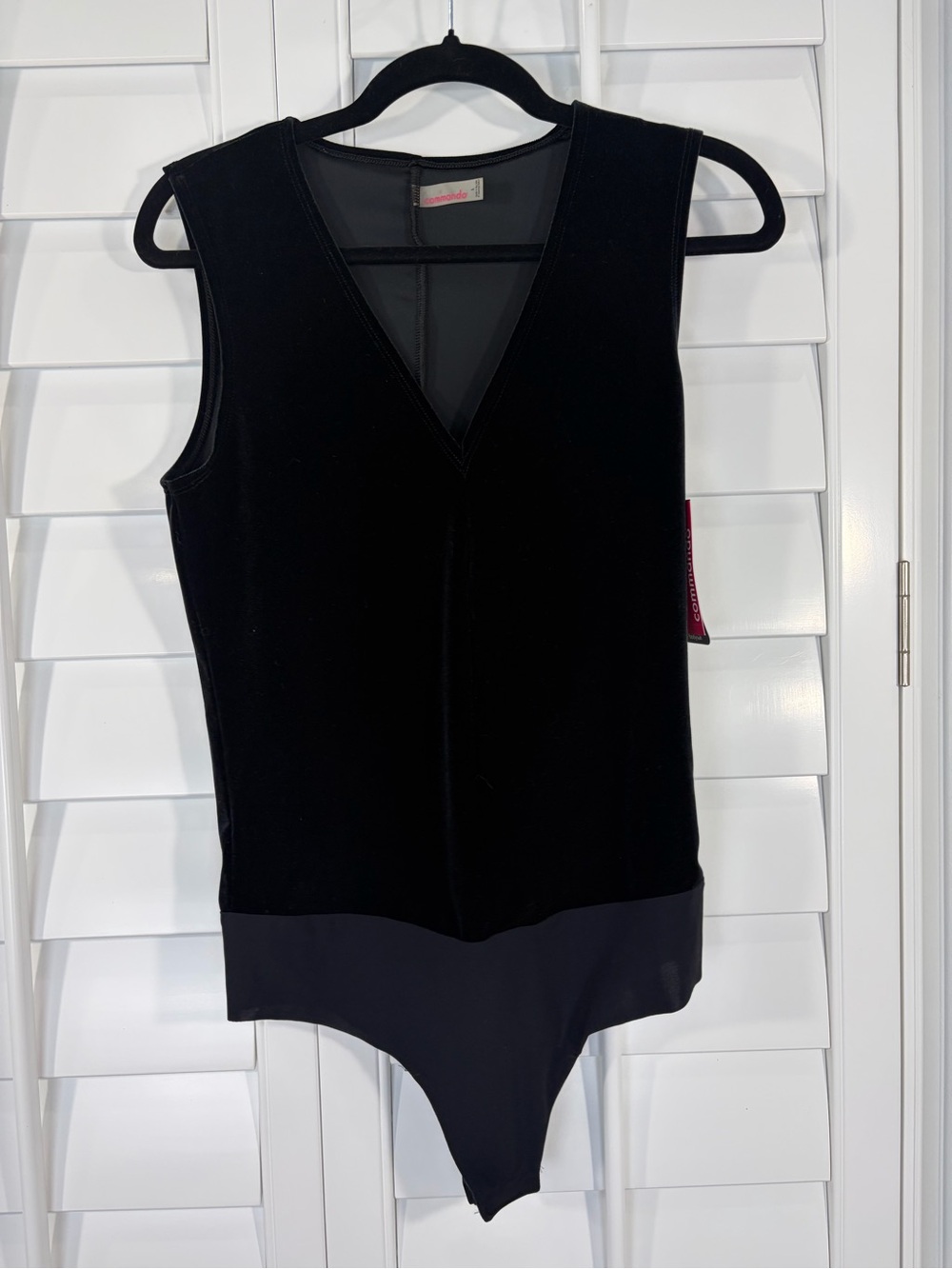 NWT Commando™  Black V-Neck Sleeveless Bodysuit (L) - Picture 5 of 11